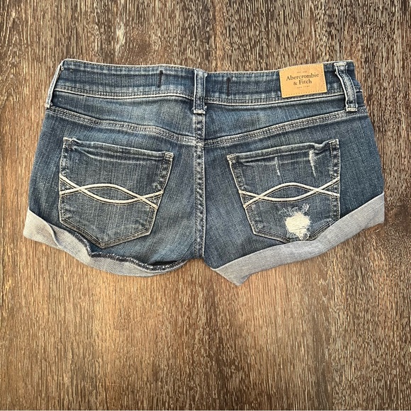 Abercrombie & Fitch Medium Wash Distressed Denim Shorts Girls Size 0 - Picture 2 of 8